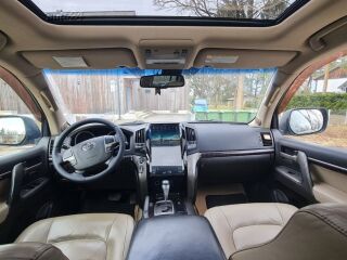 Toyota Land Cruiser 4.5 V8 BiTurbo 195kW