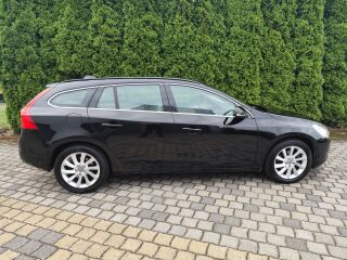 Volvo V60 MOMENTUM 1.6 R4 D2 84kW