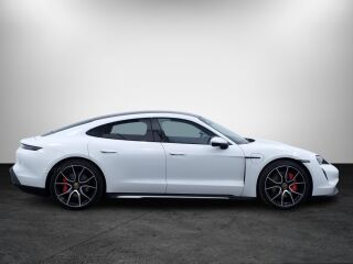 Porsche Taycan 4S 420кВ