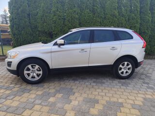 Volvo XC60 MOMENTUM 2.0 R5 D3 120kW