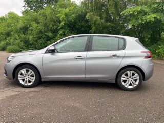 Peugeot 308 Allure 1.5 96kW