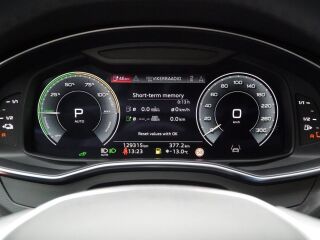 Audi A6 50 TFSI e quattro 2.0 220кВ