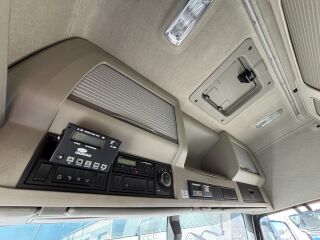 Volvo FM370 6x2*4 EURO6 + CARRIER SUPRA 950 278kW