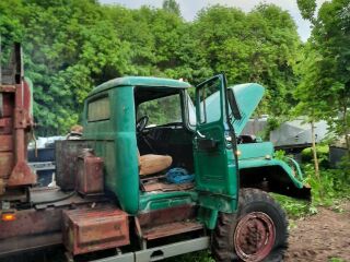 ZIL 131 6x6 6.0 V8 90kW