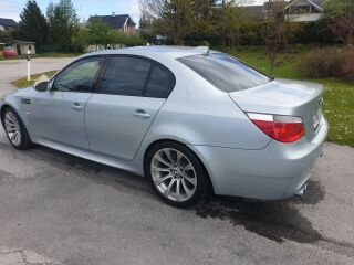 BMW M5 5.0 V10 373kW