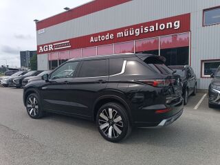Mitsubishi Outlander Instyle Plus 4WD 2.4 PHEV 225kW