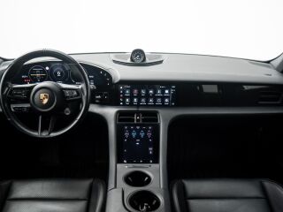 Porsche Taycan 4S