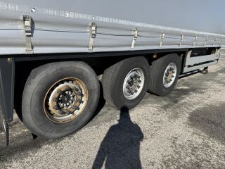 Schmitz Semitrailer Curtainsider Standard