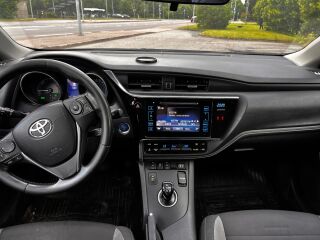 Toyota Auris 1.8 73kW