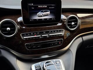 Mercedes-Benz Long 4matic black edition 2.1 140kW