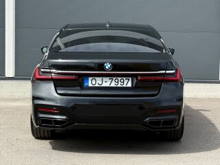 BMW 730 M-Sportpakett xDrive Facelift 3.0 195кВ