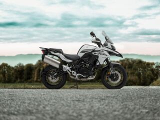 Benelli TRK 502 X KOHVRIKOMPLEKTIGA R2 DOHC 35кВ