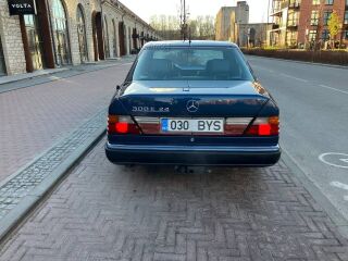 Mercedes-Benz 300 E - 24 3.0 R6 162kW