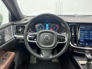Volvo V60 T6 Inscription AWD 2.0 228кВ
