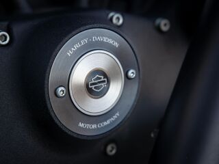 Harley-Davidson IRON 883 V-Twin 38kW