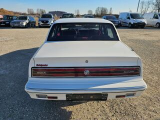 Buick Skylark Lux 3.3 119kW