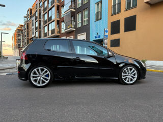 Volkswagen Golf R32 3.2 VR6 184кВ