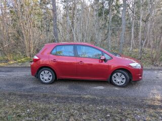 Toyota Auris 1.3 73кВ