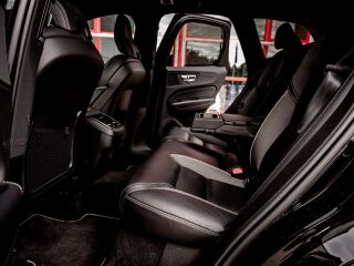 Volvo XC60 B4 AWD R-Design Mild Hybrid 2.0 145кВ