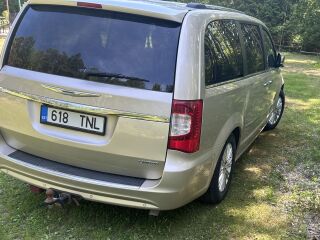 Chrysler Town & Country 3.6 211кВ