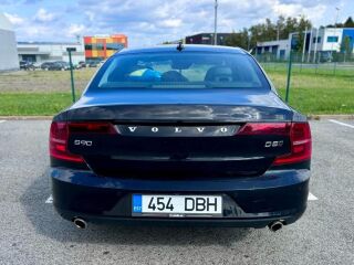Volvo S90 D5 AWD MOMENTUM 2.0 173kW