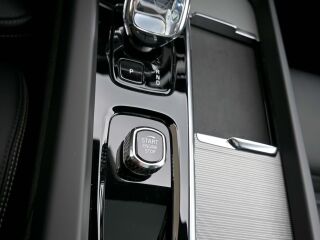 Volvo XC60 AWD 4C B&W LUXURY+ BLACK EDITION INTELLI PRO 2.0 T6 Plug-in LONG RANGE 293кВ