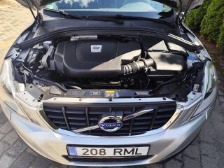 Volvo XC60 MOMENTUM 2.0 R5 D3 120кВ