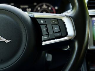 Jaguar F-Pace F-Pace R-Dynamic 2.0 132kW