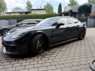 Porsche Panamera 4s 2.9 412kW