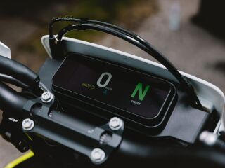 Husqvarna 701 Supermoto 1 silinder 4 takti 58kW