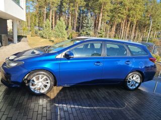 Toyota Auris Touring Sports Active 1.6 82кВ