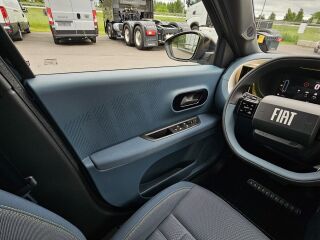 Fiat Grande Panda Hybrid 110 La Prima Baltics 1.2 R3 Turbo 81kW