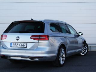 Volkswagen Passat 4-MOTION HIGHLINE 2.0 R4 TDI 140kW