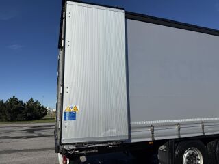 Schmitz Semitrailer Curtainsider Standard