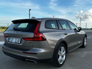 Volvo V60 Cross Country 2.0 140кВ