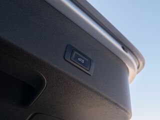 Audi A4 Avant Quattro Facelift 2.0 R4 TDI 140kW