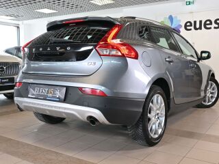 Volvo V40 Cross Country MOMENTUM CROSS THORS INTELLI XEN 2.0 D3 110kW