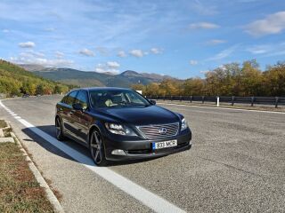 Lexus LS 600h 5.0 V8 290kW