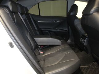 Toyota Camry Luxury Business 2.5 131kW