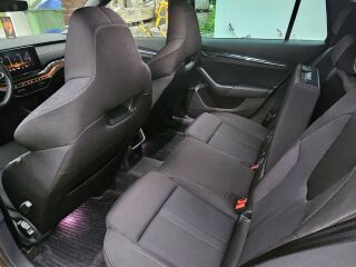 Skoda Octavia Combi Elegance 1.5 TSI mHybrid 110кВ