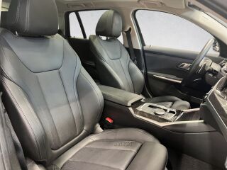 BMW 320 d xDrive Touring LCI 2.0 R4 140kW