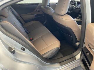 Lexus ES 300h Limited Edition 2.5 131кВ