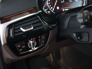 BMW 530 d xDrive Touring Luxury Line 3.0 195кВ