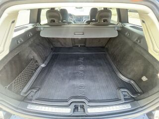 Volvo V60 MOMOENTUM BUSINESS INTELLI SAFE GEARTRONIC 2.0 R4 KERS MILD HYBRID B4 197 145кВ