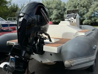 MiroBat 23 Päramootor Mercury 150 HP 110kW