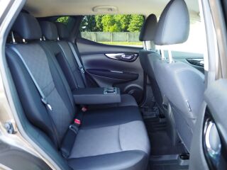 Nissan Qashqai Tekna EU5 1.5 dCi Pure Drive 81kW