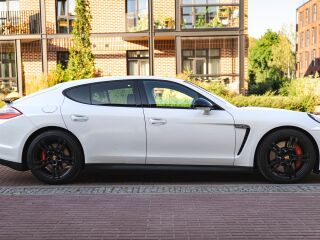 Porsche Panamera GTS 4.8 316кВ