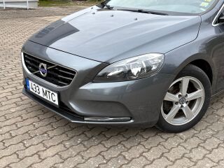 Volvo V40 Momentum 1.6 D2 84кВ