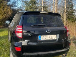 Toyota RAV4 4WD M/T Luxury 2.2 110kW