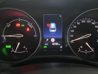 Toyota C-HR Crossover Luxury Navi e-CVT 1.8 VVT-i Hybrid Electric Vehicle 37kW+ 72kW
